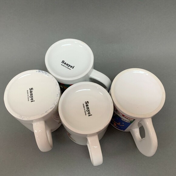 Sanyei Coffee Cups Christmas Santa Claus Reindeer Multicolor 3 3/4" Lot of 4 - Picture 9 of 10